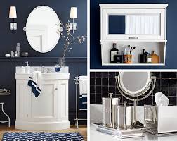 We thus provide 10 bathroom wall décor that enables you to select the decoration that meets the budget and the overall bathroom appearance. How To Decorate Your Bathroom Walls With Style Pottery Barn