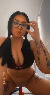 upload and share nude pics and vids