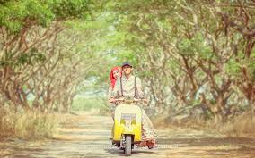 Casual prewedding ialah konsep foto prewedding dengan pakaian casual dan sederhana. Senja Nizar Prewedding Vespa Foto Prewedding Terbaru