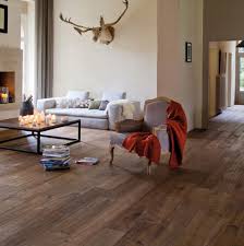 Préparez le sol, ponçez, cirez, huilez, ect. Reussir La Vitrification D Un Parquet En Bois Massif
