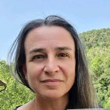 Emily Ellington's Instagram, Twitter & Facebook