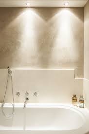 Parete Stucco Pietra Indicato Per Personalizzare Ambienti In Caso Di Difformita Del Sottofondo Questo Particolare Bagno Idee Bagno Rustico Bagno Piastrellato