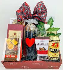 (a nice dinner or chocolates are mentioned frequently in other surveys.) most men who. Valentine S Day Gifts For Him Gift Baskets Make Great Valentine S Gifts For Men All The Buzz