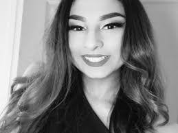 Annie Lynn's Instagram, Twitter & Facebook