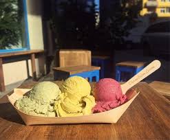 Was Fur Ein Schoner Sonntag Zum Eis Essen Kennt Ihr Schon Unsere Sorte Mandel Vanille Kurkuma Icedate Munich Icedatemuenchen Eis Essen Zuckerfrei Essen