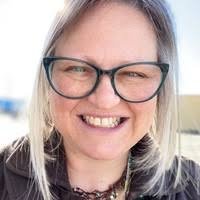 Erin Bronstein's Instagram, Twitter & Facebook