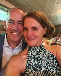 Mary Beth Rettig (@mbsellshouses) • Instagram photos and videos