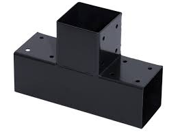 Il est traité cataphorèse noir, emboutissage et a des trous prévus pour éviter le contact du poteau avec l'eau, dimension du carré 7cm x 7cm, offre la possibilité de peindre le produit, permet de fixer les clôtures et. Support Pour Poteau Bois A Fixer 7x7 Cm Brico Depot