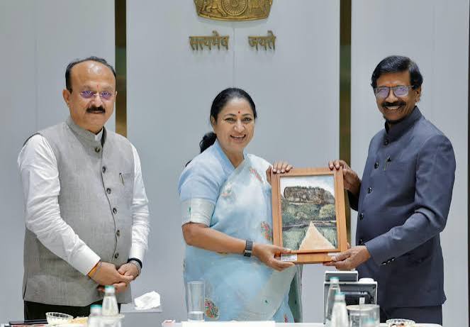 JVP General Secretary Tilvin Silva Meets Delhi Chief Minister Rekha Gupta During India Visit