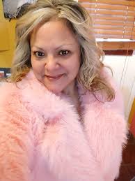 Finally wearing my pink fluffy coat 💕