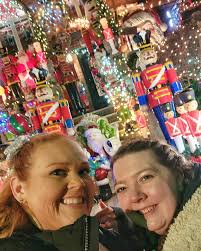 Beth Mowry (@bethrogoes) • Instagram photos and videos