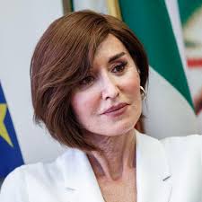 Chi è Anna Maria Bernini, ministro dell'Università: figlia di Giorgio,  ministro del Governo Berlusconi