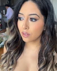 Claudia Guerra's Instagram, Twitter & Facebook