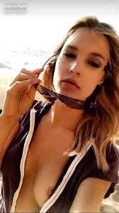 joy-corrigan-nip-slip-1 · Pandesia World
