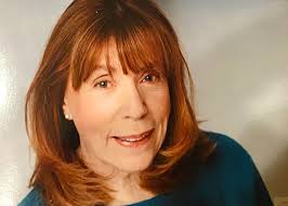 Stephanie Byer's Instagram, Twitter & Facebook