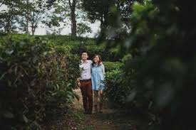 Dikelilingi oleh dataran tinggi dan pegunungan menjadikan kota ini memiliki banyak potensi wisata outdoor yang mempesona. 10 Most Favorite Pre Wedding Spots In Bandung Bridestory Blog