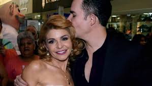 Durante su trayectoria, roberto cantoral ganó el festival de la oti con composiciones como yo no roberto cantoral fue uno de los compositores más importantes de méxico, quien dejó un legado en. Los Cantoral Reciben Un Reconocimiento Por Su Trayectoria Artistica