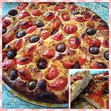Focaccia barese ricetta impasto bimby con farina di semola rimacinata, olio evo e senza patate.una focaccia soffice, ben alveolata, gustosa, condita con tanti pomodorini, olive e origano secco.profumi e aromi mediterranei che rendono questa focaccia barese ricetta impasto bimby una vera specialità.si può impastare anche a mano ma con il bimby il tutto diventa molto più facile e veloce. Pin Su Ricette Regionali Lemillericette It