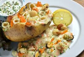 La Pecheur Pomme De Terre Cuite Au Four Noix De St Jacques Avec Corail Anneaux D Encornet Et Moules Mijotes Pomme De Terre Salade Melee Noix De St Jacques