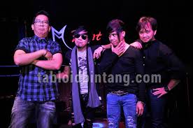 Mr,sir pimpin,cipta kenagan baru,lagu video fhoto muzik,2019,.mp4. Sambut Valentine Lagu Baru Radja Diputar Serentak Di 100 Radio Tabloidbintang Com