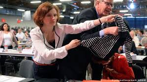 Left Party Mp Gets Pie In The Face From Antifascist Group At Magdeburg Congress News Dw 28 05 2016