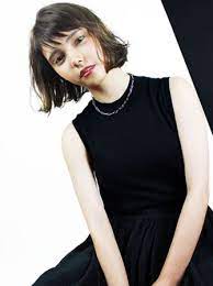 溢れ出る透明感と可愛さ 安達祐実な髪型 で大人の可愛さを引き出そう bangs バングス 髪型 ヘアスタイリング ボブ スタイリング