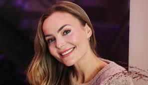 Caroline Berg Eriksen røper tårer i Kompani Lauritzen: