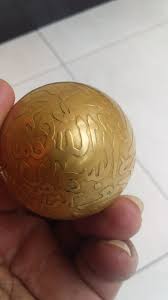 Berarti harus ada ayam sebelumnya dong yang menetaskan telur itu? Dijual Barang Antik Unik Aneh Bertuah Berbentuk Telur