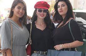 İşte aslıhan güner ve kardeşlerinin fotoğrafları. Aslihan Guner Bugun Kizlar Gunu Yaptik Magazin Haberleri