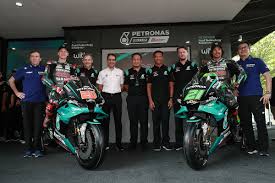 In yamaha's 60th season in the premier series of motorcycle road racing, a total of four riders on two teams will be aiming for the motogp triple crown of rider, constructor and team titles in 2021. Motogp 2021 Petronas Yamaha Am Scheideweg