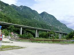 The a23 serves the connection between the a4 near venezia and the austrian border. Viadotto Somplago Cavazzo Carnico 1980 Structurae