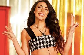 La presenza di giulia salemi al trono classico di uomini e donne potrebbe essere per lei l'occasione giusta per cambiare pagina. Uomini E Donne Giulia Salemi Rifiutata Voleva Fare La Tronista Ma City Roma News