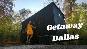 If you are looking for the next spot for your family vacation, these cozy cabins are the perfect option. We Tried Getaway S Tiny Cabins Near Dallas Youtube