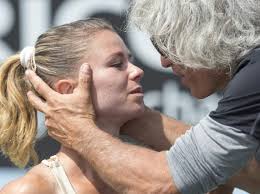 Nei tornei del grande slam ha raggiunto i quarti di finale a wimbledon nel 2018 e gli ottavi di finale agli us open 2013 (partendo dalle qualificazioni, così come sull'erba inglese nel 2012; Camila Giorgi Chi E La Tennista Italiana Il Padre Coach Sergio Gli Allenamenti Da Marine La Moda Il Matrimonio Mancato Corriere It