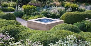 Tom Styuard Smitt V Wisley Rhs Garden Sadovye Fontany Dizajn Sada Sadovyj Fontan