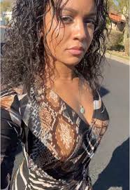 Throwing Cakes Ebony