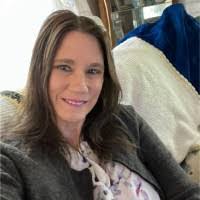 Heidi Drew's Instagram, Twitter & Facebook