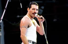 Scheda biografia discografia articoli concerti recensioni testi frasi artisti trent'anni fa usciva innuendo, l'ultimo album pubblicato dai queen con freddie mercury ancora citazioni e frasi di freddie mercury. Freddie Mercury Storia Carriera E Vita Privata Di Una Leggenda Sapere It