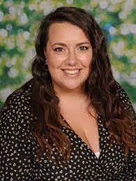 Carissa Oneill's Instagram, Twitter & Facebook