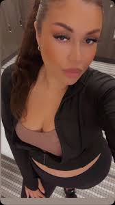 Ella es exclusiva 🫶, #dallaslife #dallas #igdaily #instagramreels  #trendingsound #follow #reelsinstagram #trendingreels #dallaslifestyle  #spring #springbreak