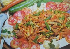 Masukkan bumbu halus, irisan kentang, dan wortel. Capcai Vegetarian Ala Thai Vegetarian Resep Vegetarian Resep