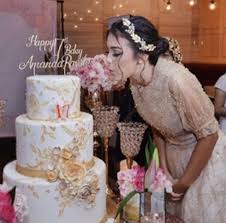 Mereka memiliki berbagai macam kue yang baru dipanggang setiap harinya, fresh from the oven! 6 Pesta Ulang Tahun Sweet 17 Para Artis Kumparan Com