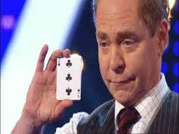 Penn and Teller flick Brooke's bean (Fool Us S10 E1)