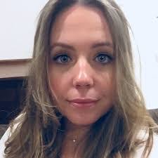 Ella Murray's Instagram, Twitter & Facebook