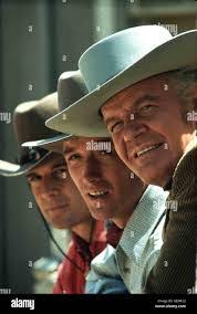 Elizabeth Maunder's Instagram, Twitter & Facebook