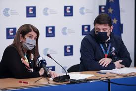 Μαζί με τον νίκο χαρδαλιά, ως συνήθως. Lockdown Stis 18 00 Oi Anakoinwseis Apo Xardalia 8a Symmetexei Kai O Skertsos Eidhseis Nea To Bhma Online