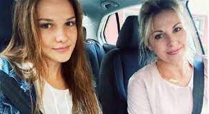Alina boz'un babası bulgaristan göçmenidir. Marasli Nin Mahur U Alina Boz Guzelligini Annesinden Almis Iste Alina Boz Un Annesi Olga Boz Habermotto