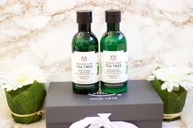 Body washes & shower gels. Fashstyleliv Body Shop Tea Tree Range Review