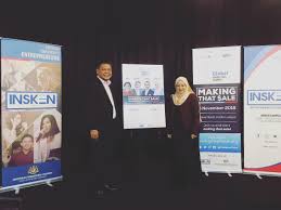 Kursus ini dianjurkan oleh universiti malaysia kelantan (umk) dengan kerjasama nera bagi melatih pengurus dan penolong pengurus pusat internet (maxis). Insken Perhebat Program Pembangunan Usahawan Niagatimes Com