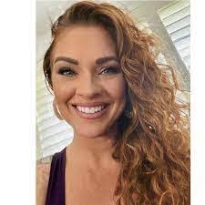 Elissa Harrison's Instagram, Twitter & Facebook